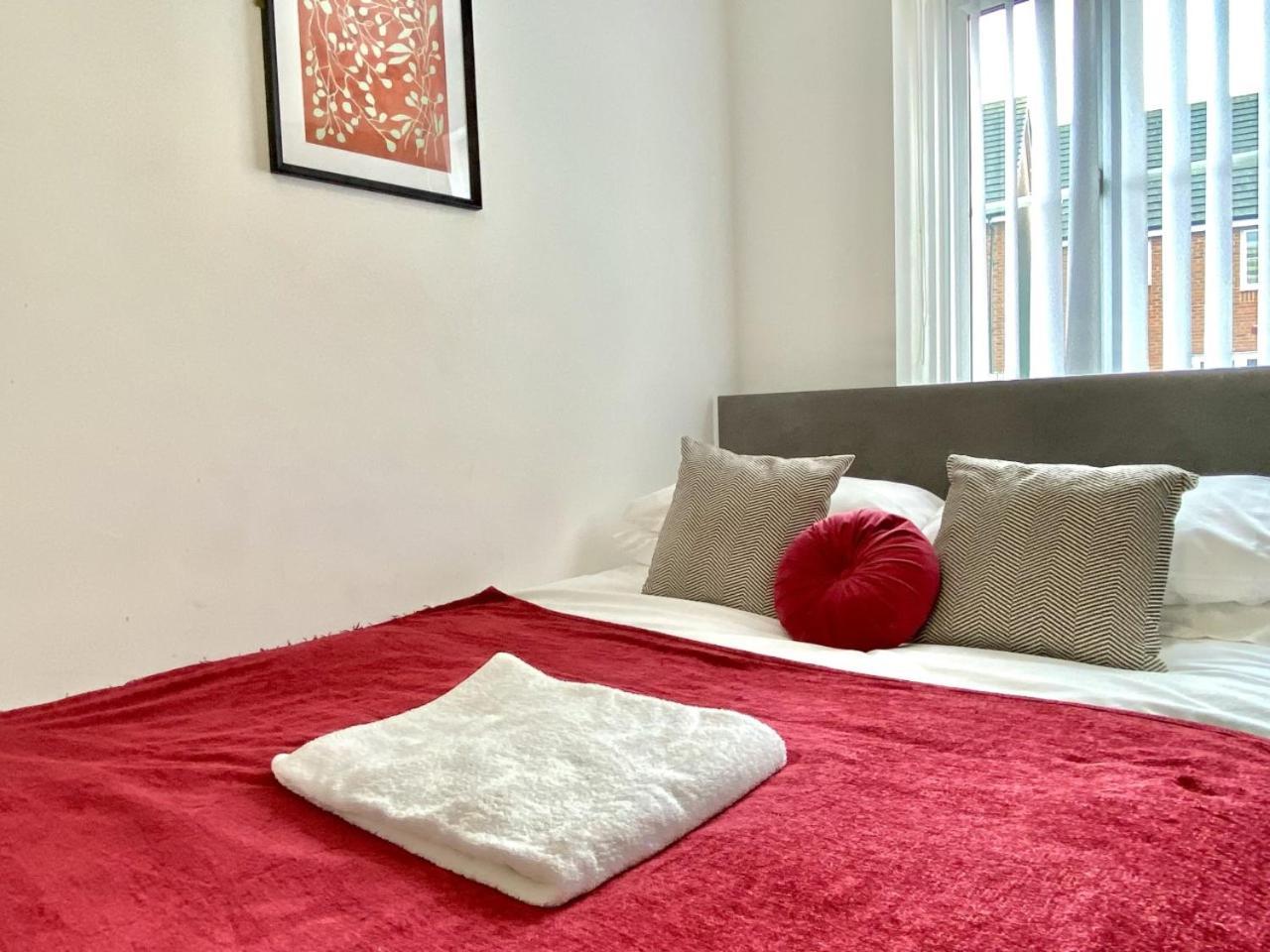 Walsall Group Accommodation ภายนอก รูปภาพ