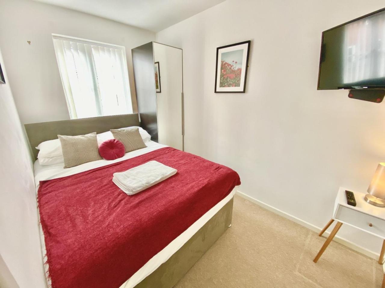 Walsall Group Accommodation ภายนอก รูปภาพ