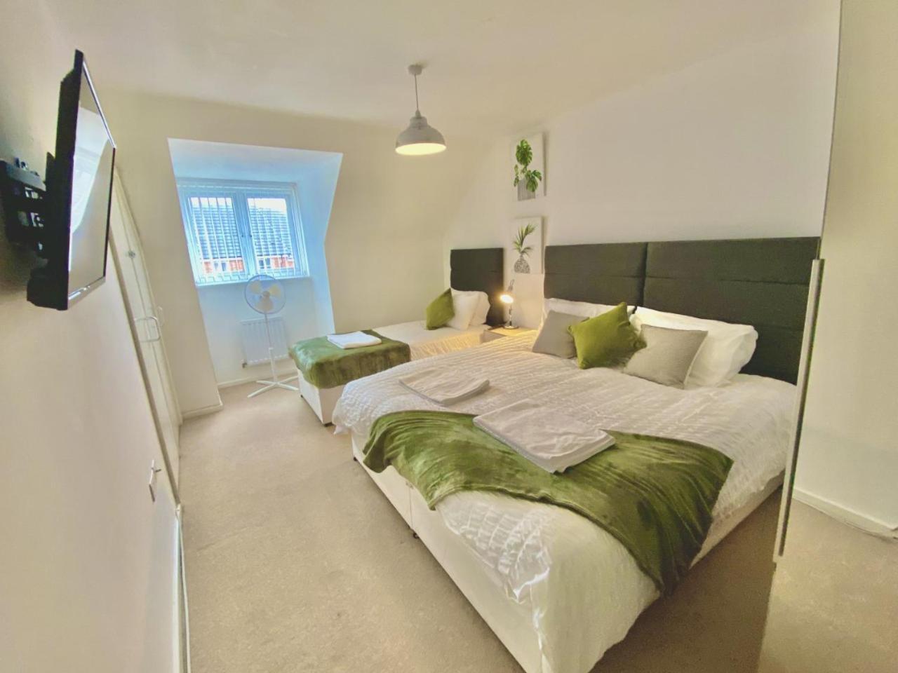 Walsall Group Accommodation ภายนอก รูปภาพ