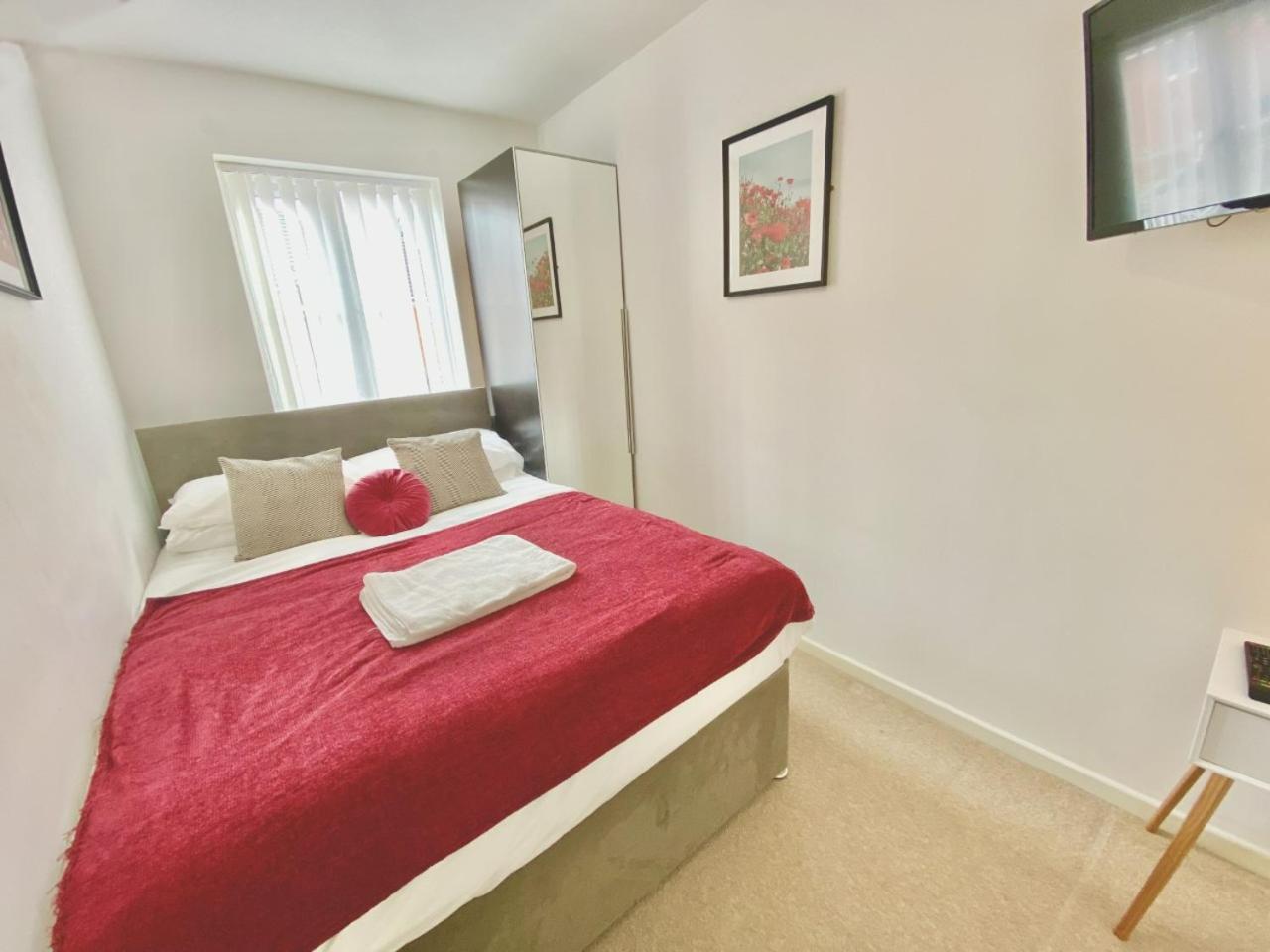 Walsall Group Accommodation ภายนอก รูปภาพ