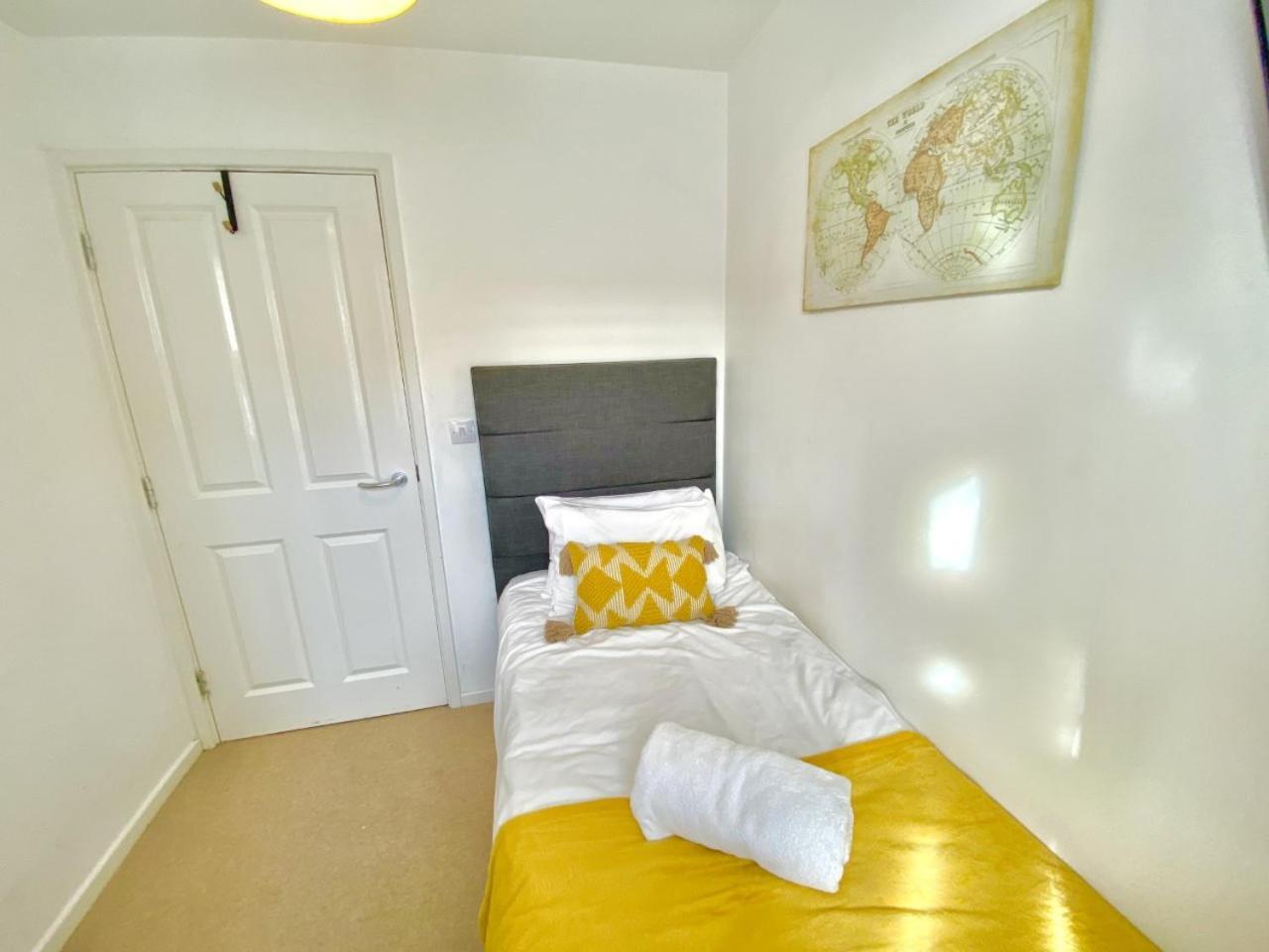 Walsall Group Accommodation ภายนอก รูปภาพ
