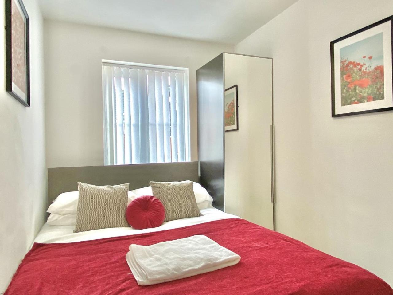 Walsall Group Accommodation ภายนอก รูปภาพ