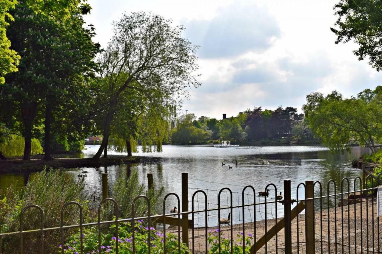Walsall Group Accommodation ภายนอก รูปภาพ